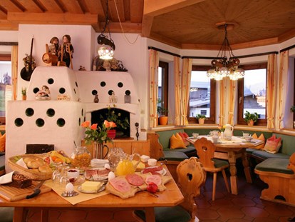 Pensionen - Sauna - Wir bieten Ihnen ein gesundes, abwechslungsreiches Frühstücksbuffet. - A`nette Pension in Piesendorf/Kaprun